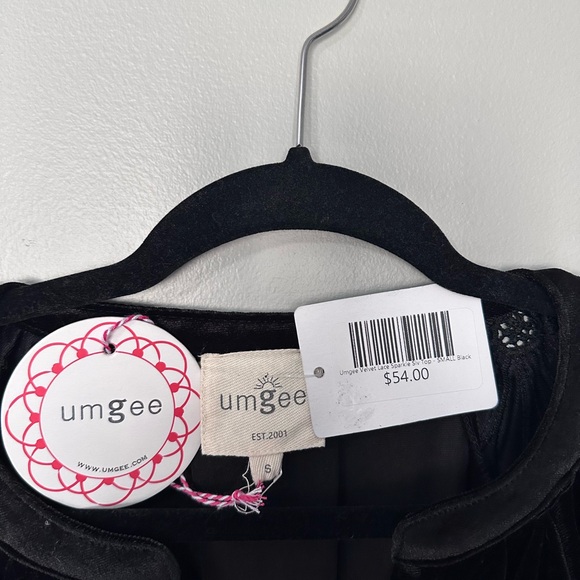 Umgee NWT Black Velvet Blouse with Floral Lace Sparkly Sleeves Women’s Small - Picture 6 of 8